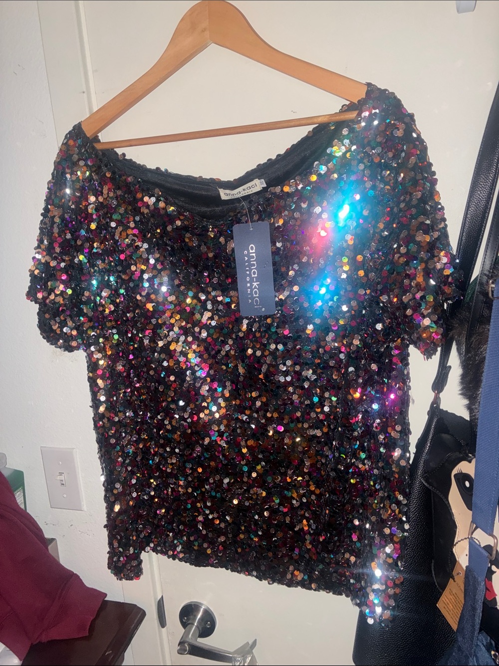 Anna-Kaci Black Multicolor Sequin Short Sleeve Tee